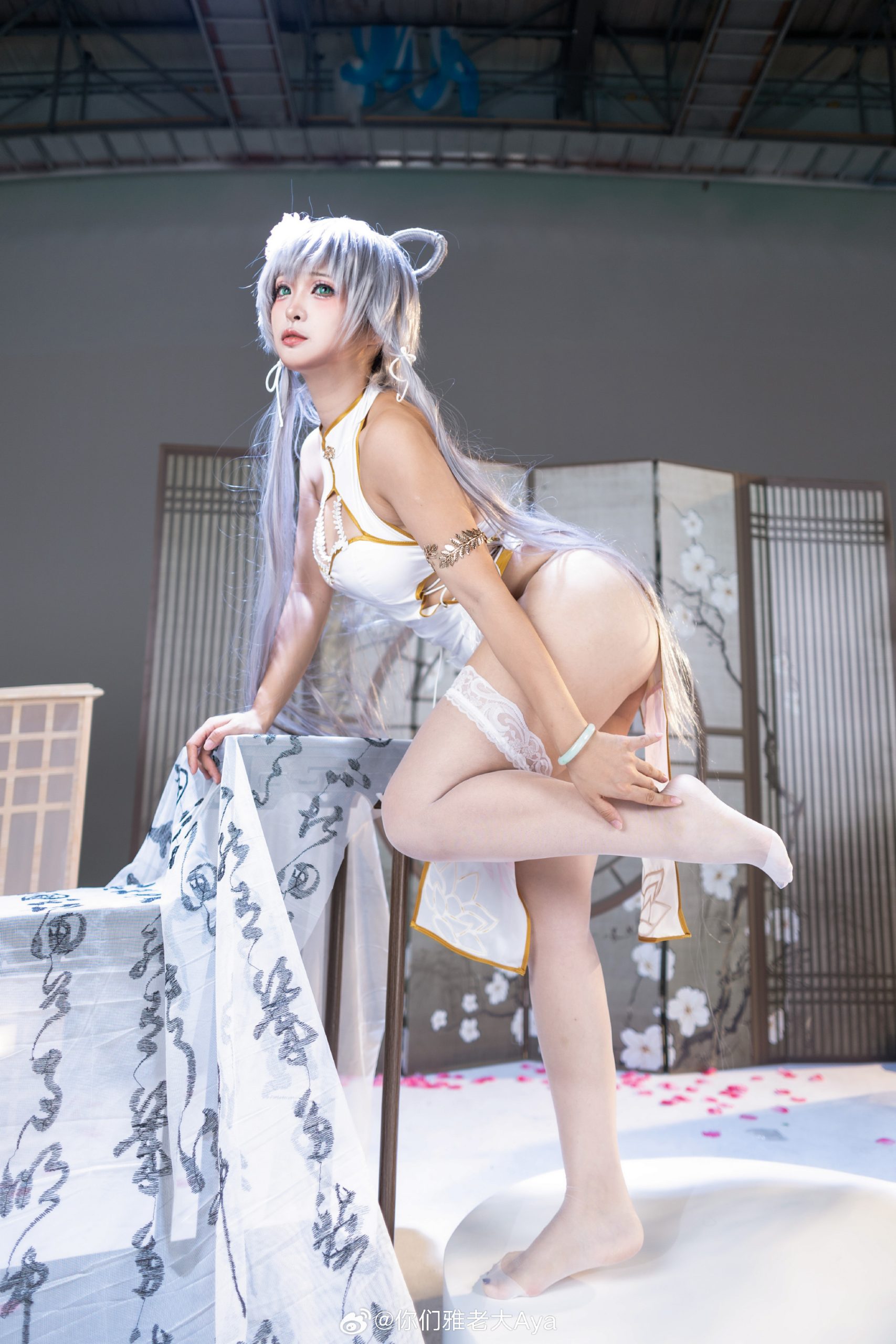 cosplay 种一万朵莲花 在众生中发芽 等红尘一万种解答 洛天依@你们雅老大Aya-米哈社