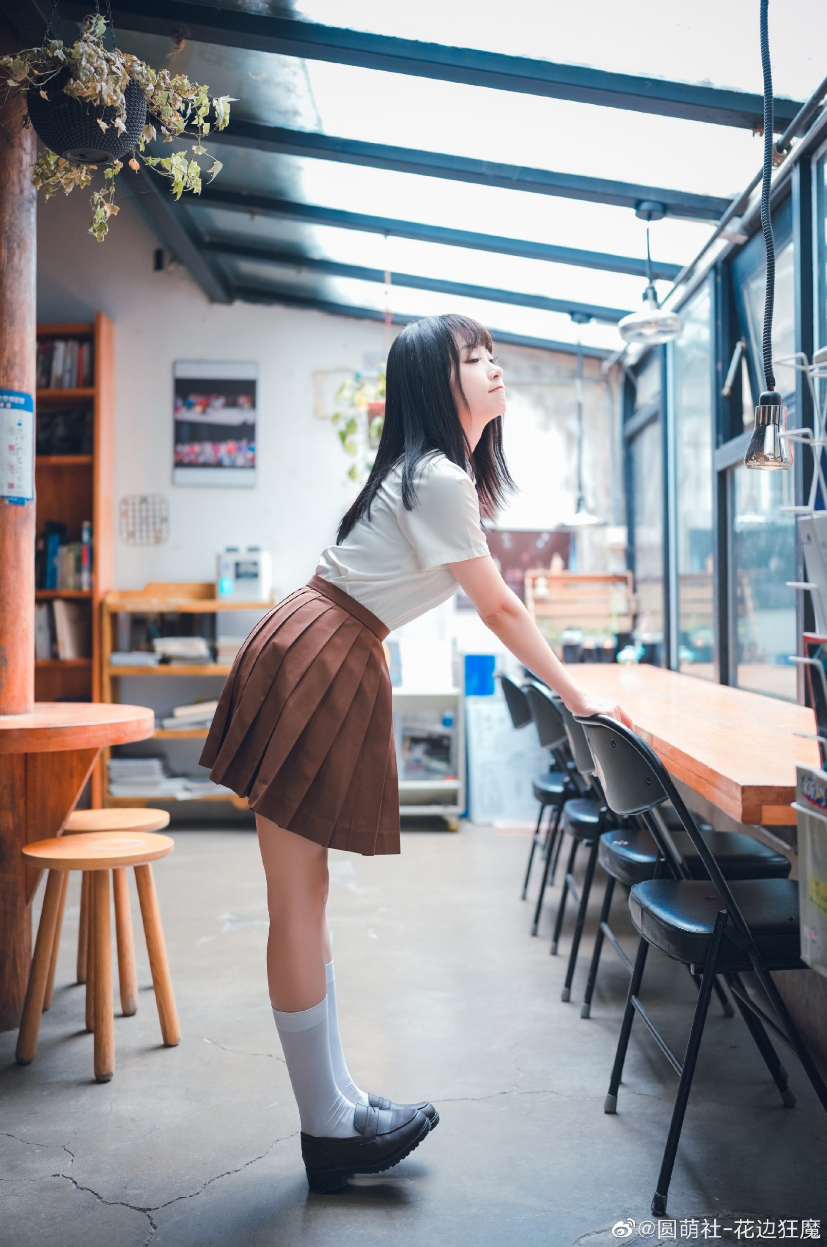 JK 也许我们可以回到那天，一如初见，一眼万年。@圆萌社-花边狂魔-米哈社