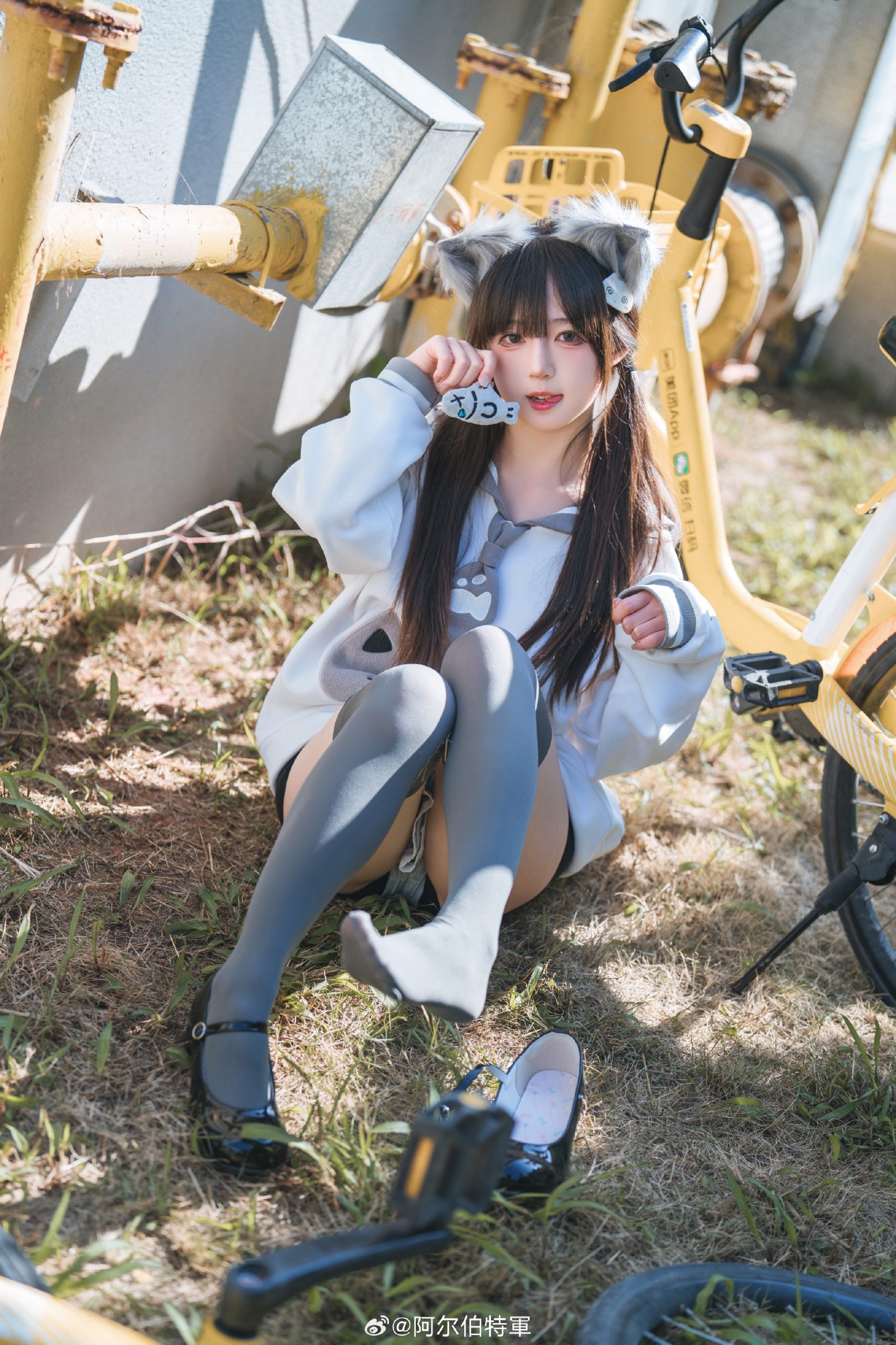 少女写真 走，载你去嗦小鱼干！@朱朱-米哈社