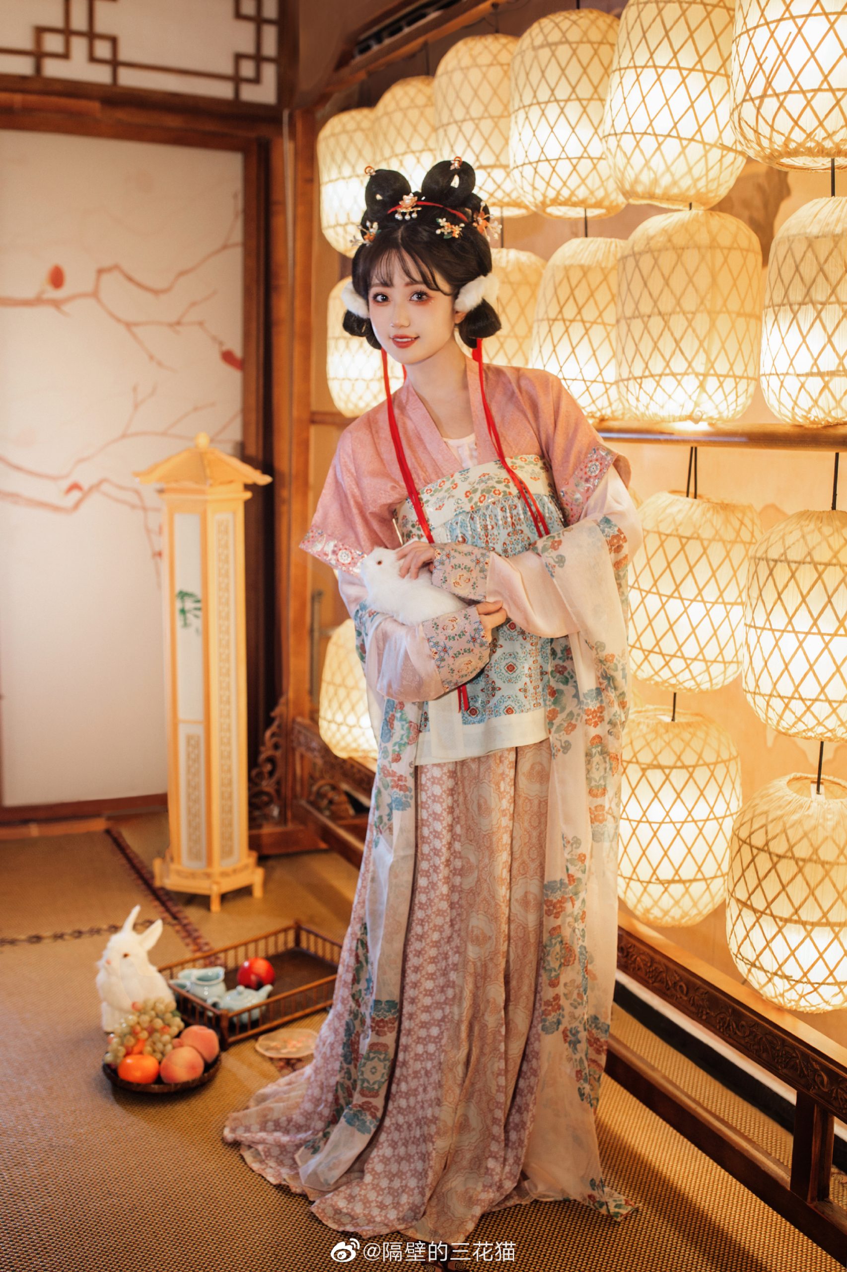邀月把盏捧玉兔，春风送暖入屠苏…@隔壁的三花猫-米哈社