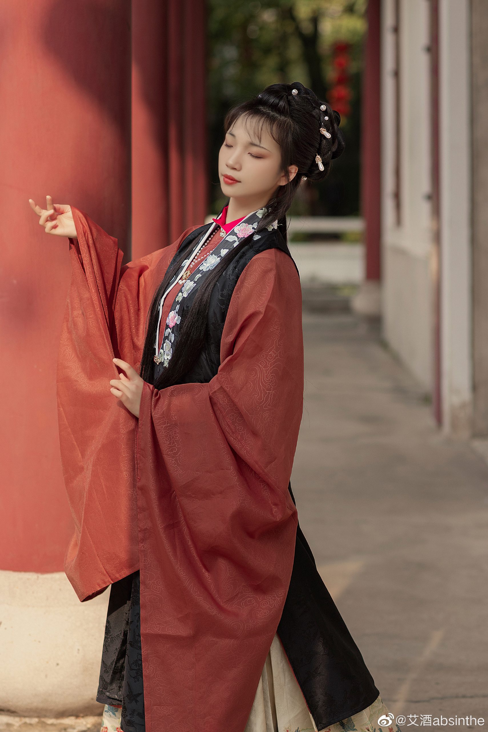 今年的第二套汉服 @艾酒absinthe-米哈社