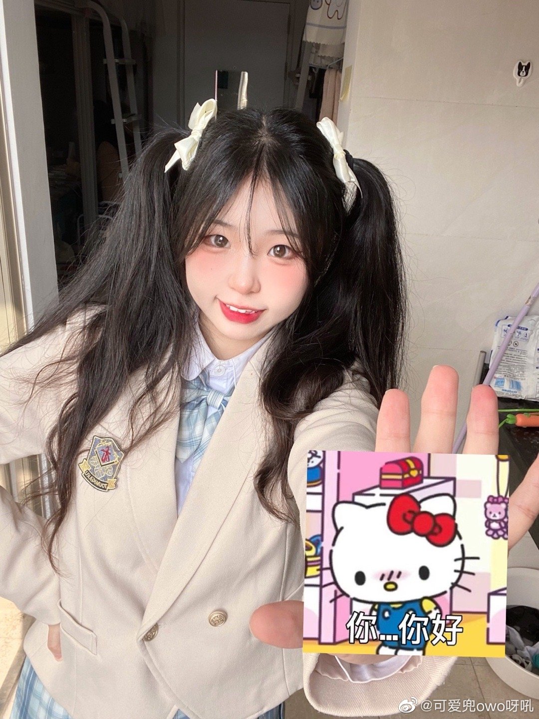 双马尾yyds！就算穿的是jk制服，也好有小偶像的感觉哦！@可爱兜owo呀吼-米哈社