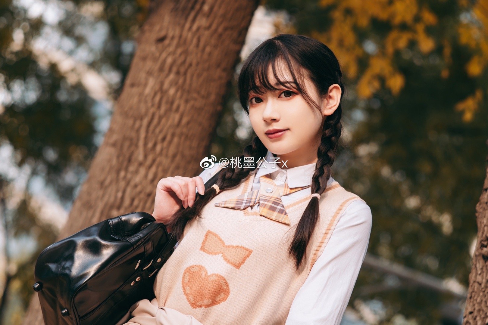 秋风吹下的落叶是这个秋天送给冬天的玫瑰@桃墨公子x-米哈社