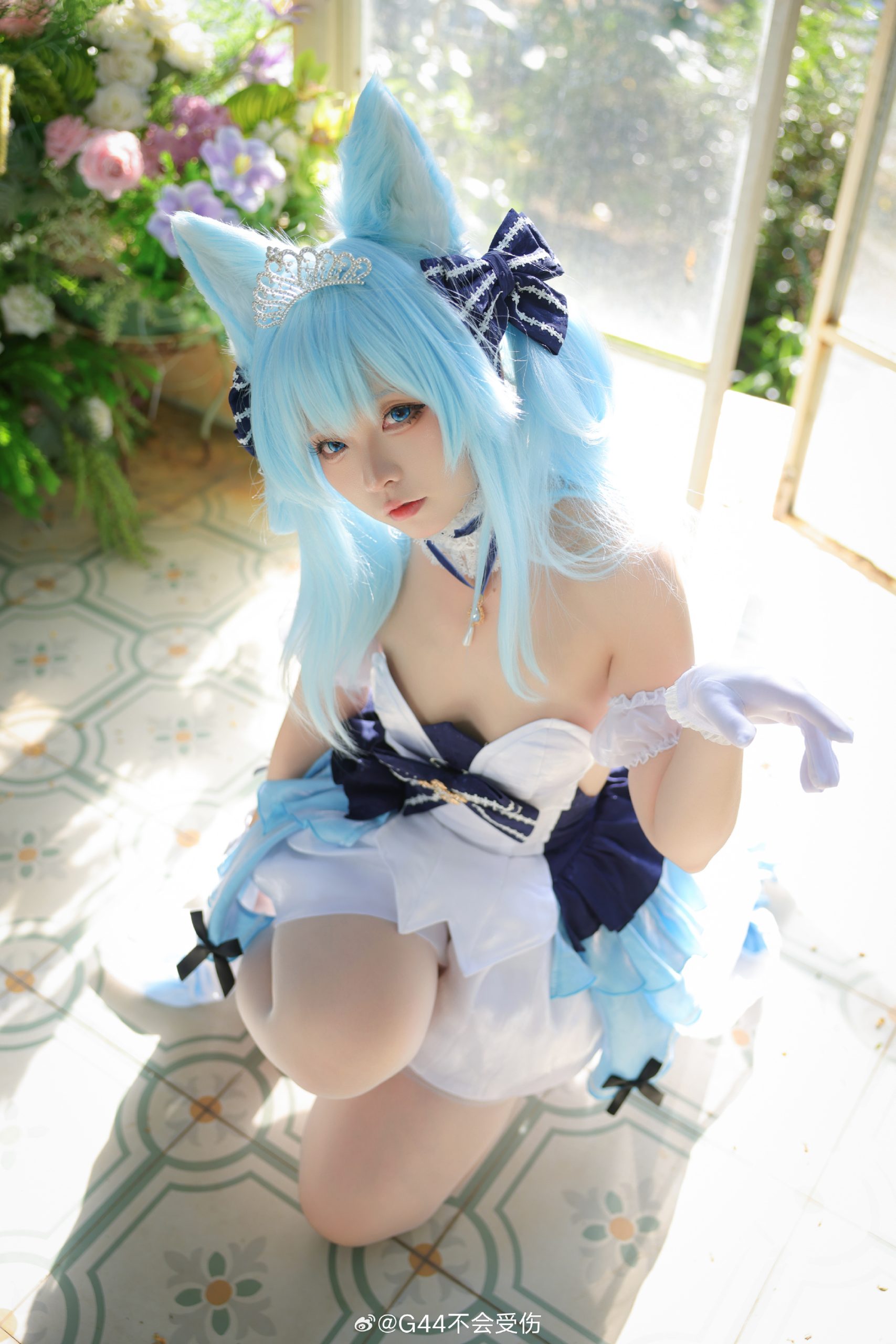 cosplay 指挥官，抱歉，这个时间让您过来……能帮我看看这身礼服合身吗？ 碧蓝航线@G44不会受伤-米哈社